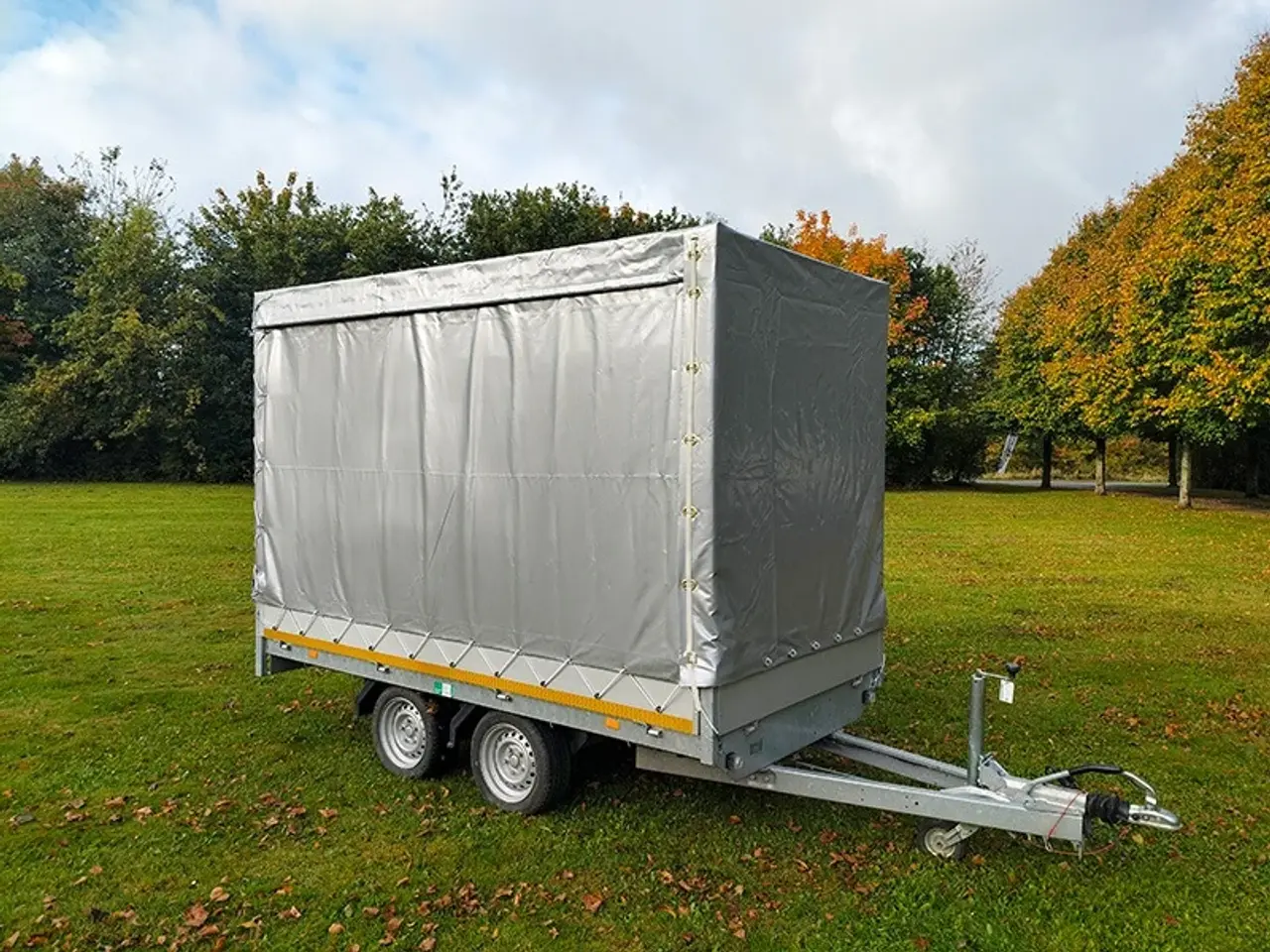 Billede 1 - Høj presenning m. gardinsider til Eduard 3318 trailer