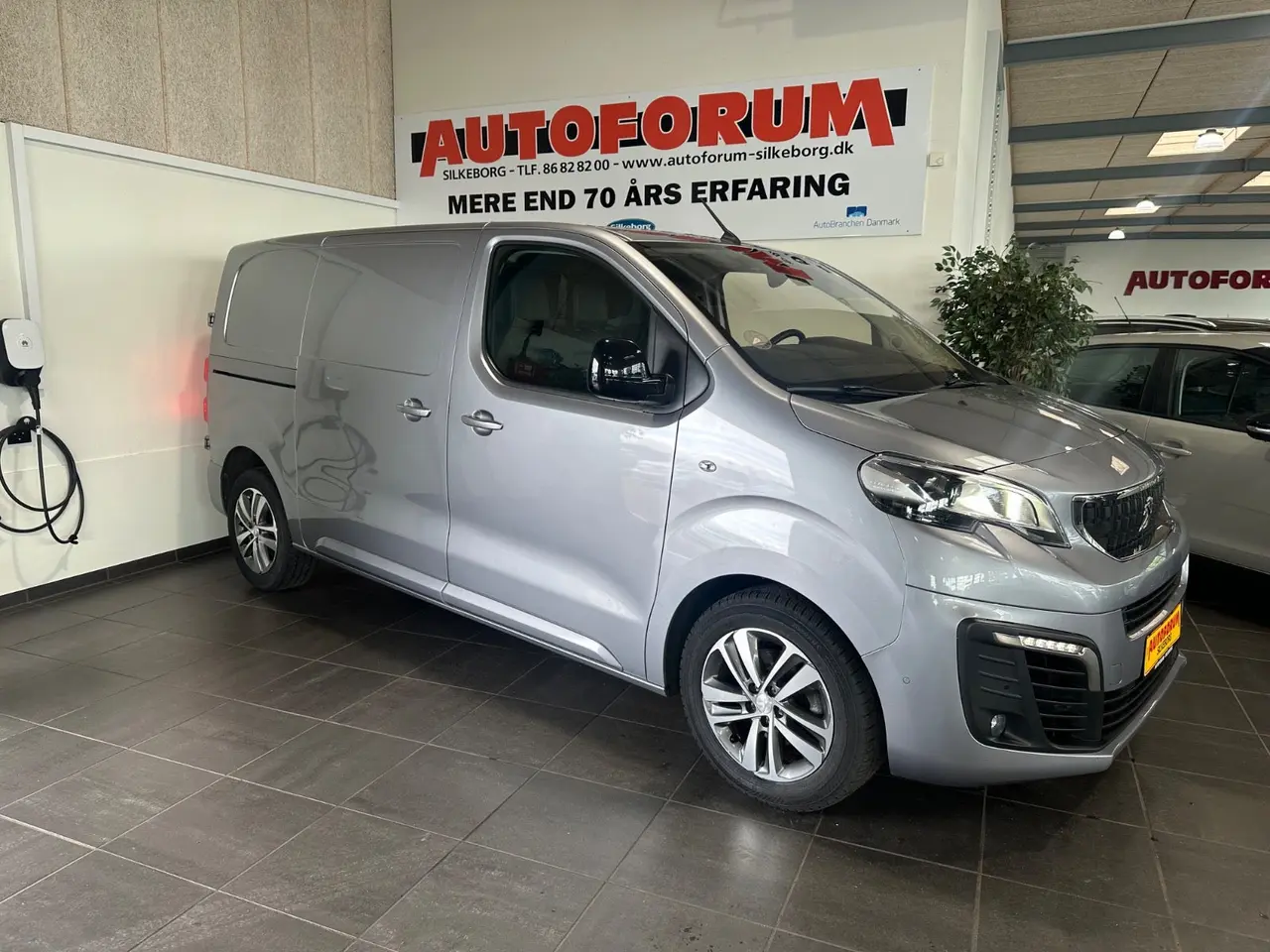 Billede 1 - Peugeot Expert 2,0 BlueHDi 177 L2 Ultimate EAT8 Van
