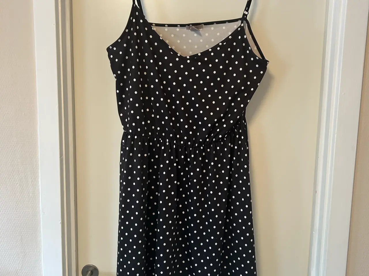 Billede 1 - H&M kjole