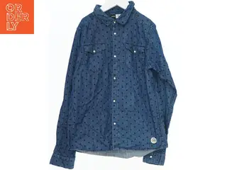 Skjorte i denim med prikker fra Molo (str. 152)
