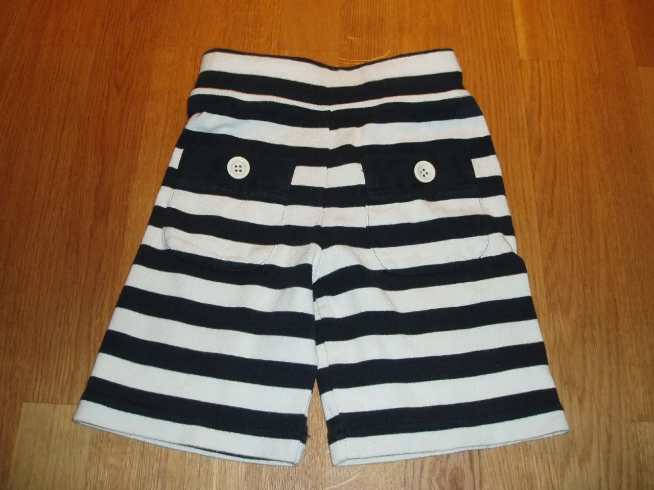 Billede 1 - Katvig shorts str. 92