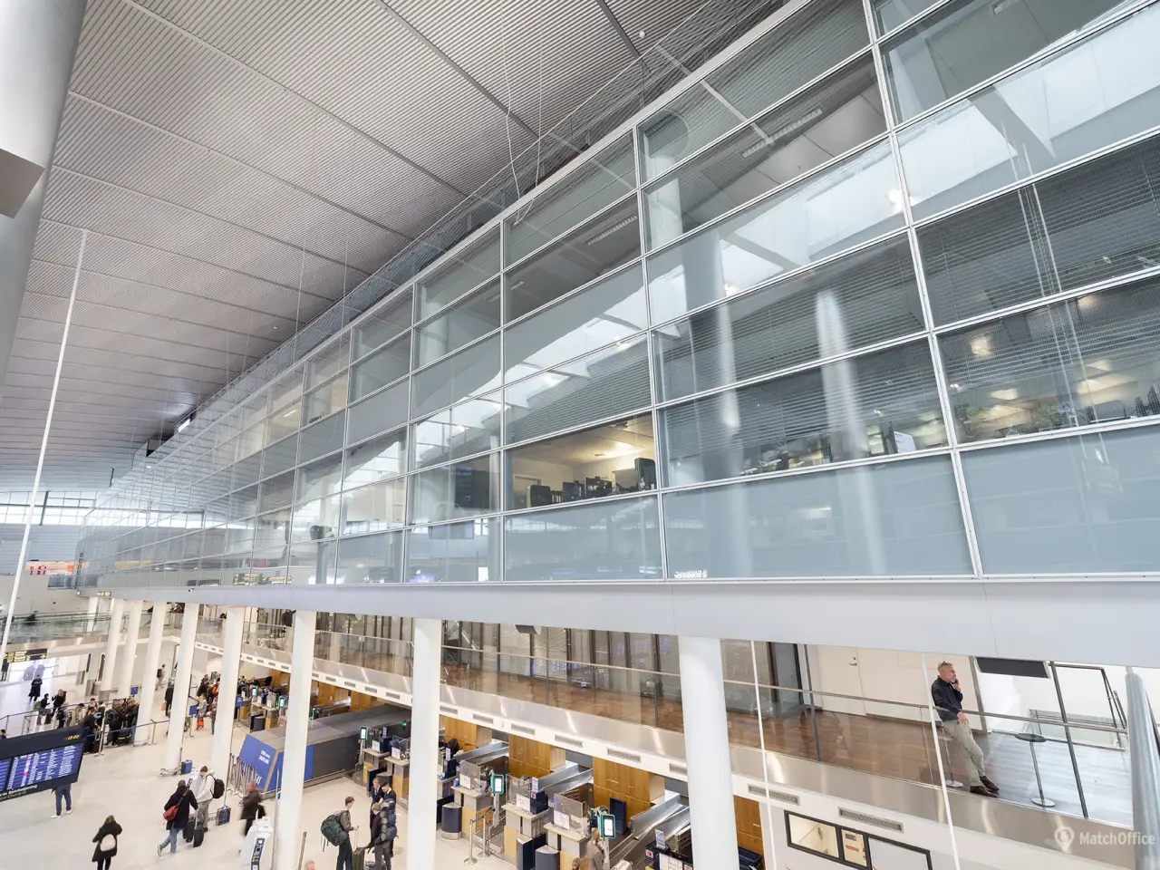 Billede 4 - Kontor i travle Terminal 3