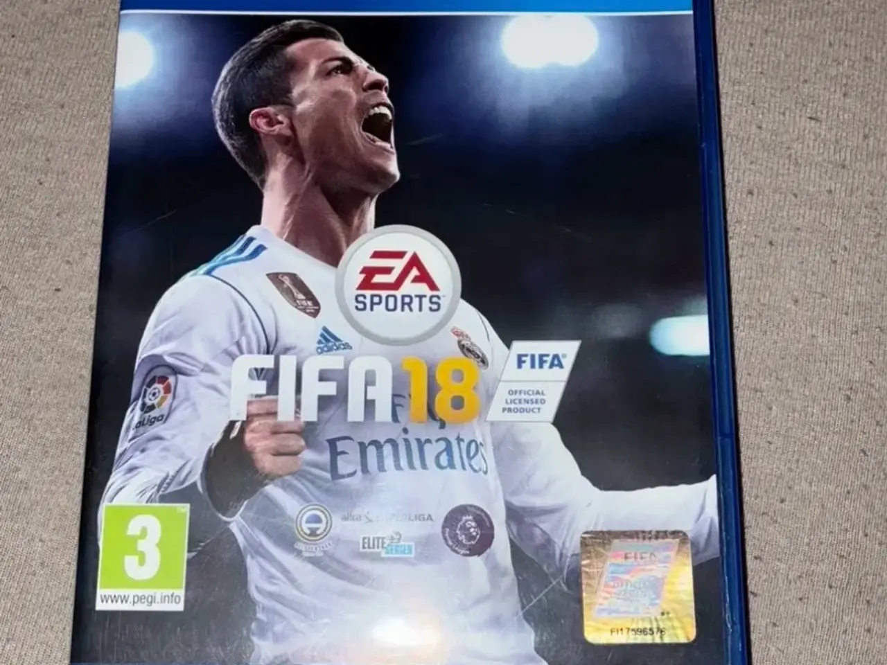 Billede 3 - PS4 Slim 500 GB med 3 controllere og Fifa 18
