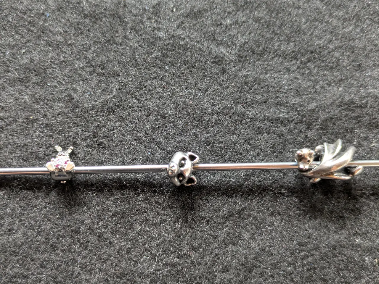 Billede 2 - Trollbeads diverse sølvvedhæng pris pr. styk