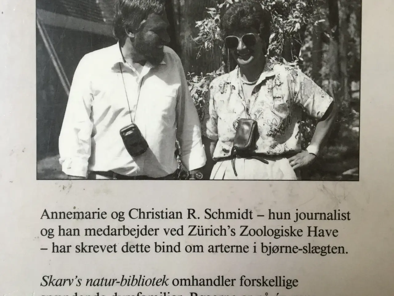 Billede 2 - Bog om bjørne. Skarvs naturbibliotek/Høst & Søn.