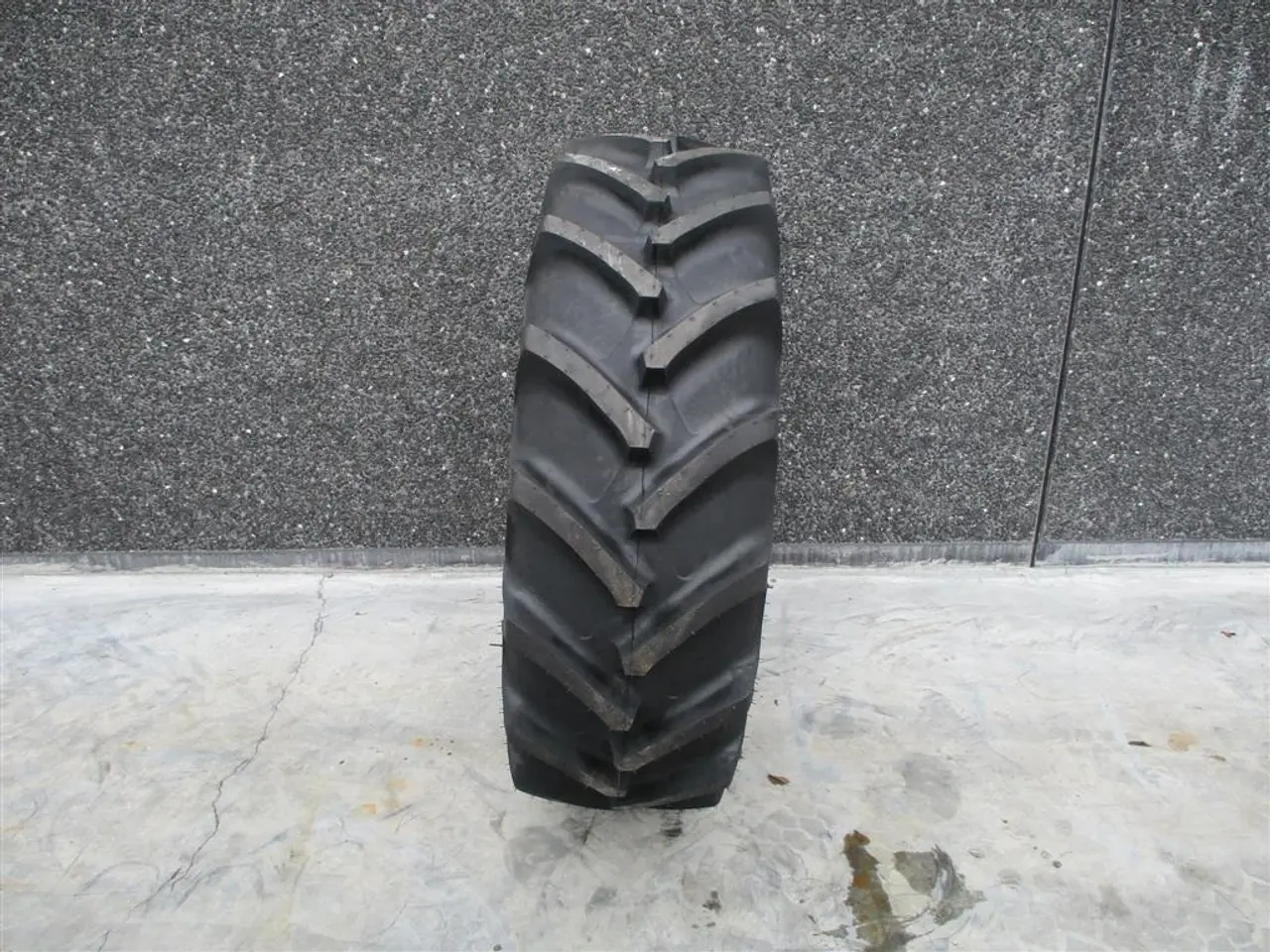 Billede 3 - Speedways 420/85R28 (16.9R28) TL NYE DÆK TIL TRAKTOR