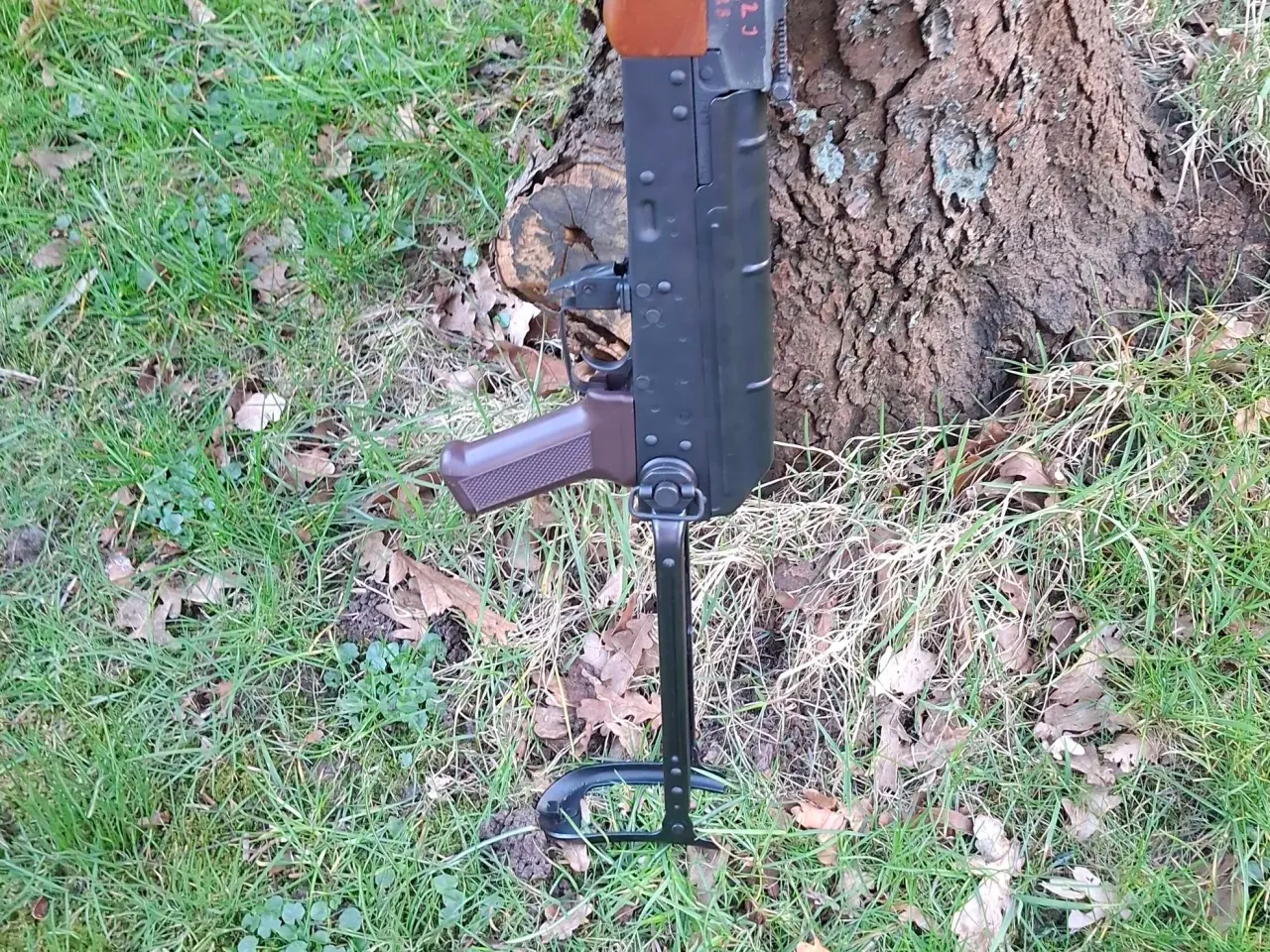 Billede 1 - E&L underfolder ak74u 