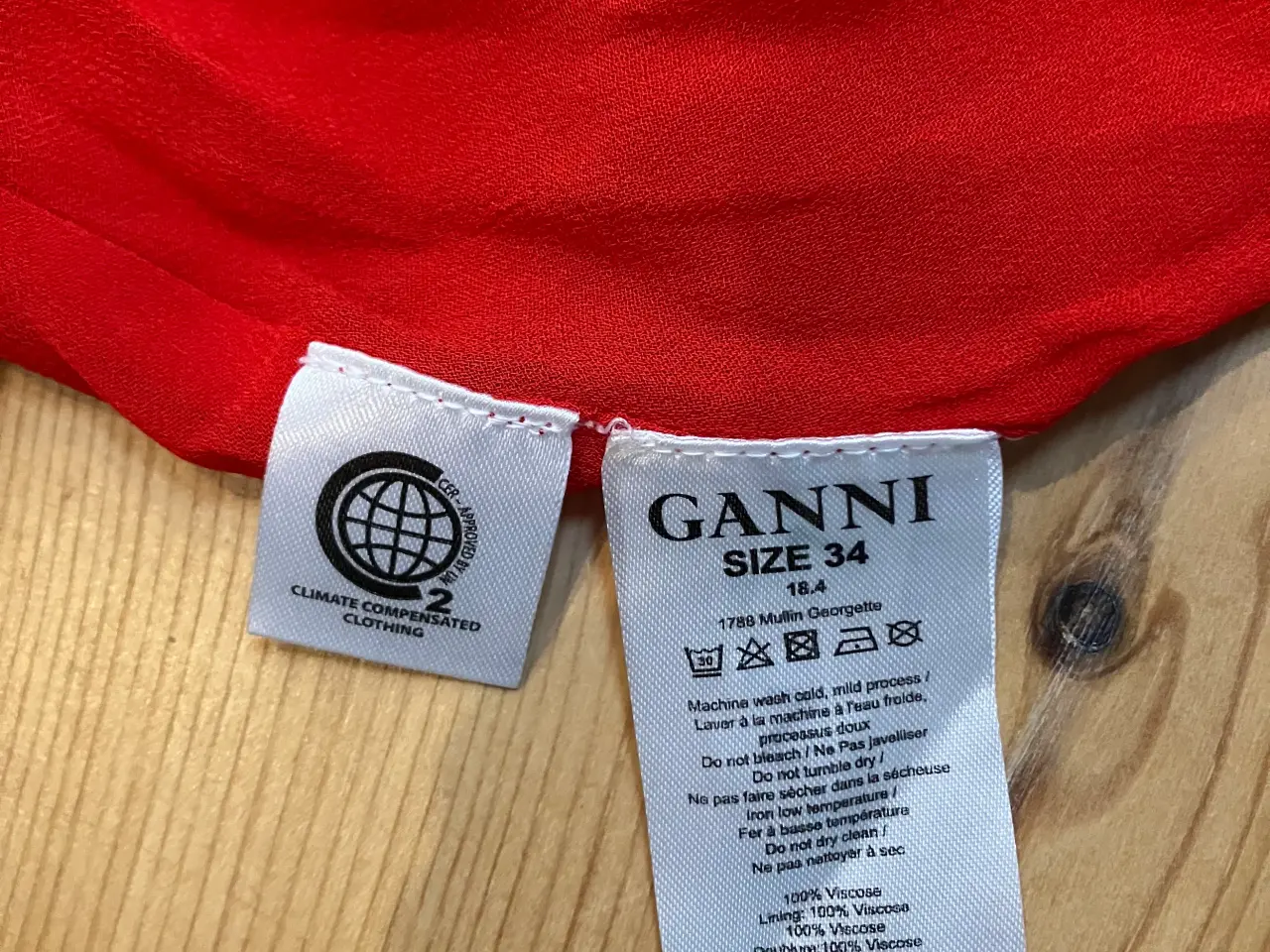 Billede 2 - Rød Ganni nederdel
