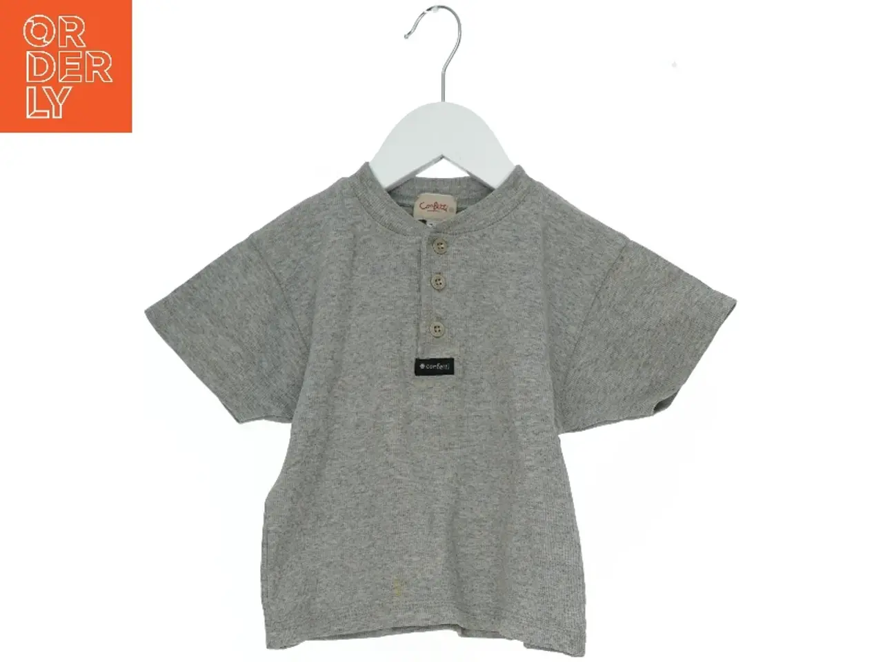 Billede 1 - Grå T-Shirt med Knapper fra Confetti (str. 104)