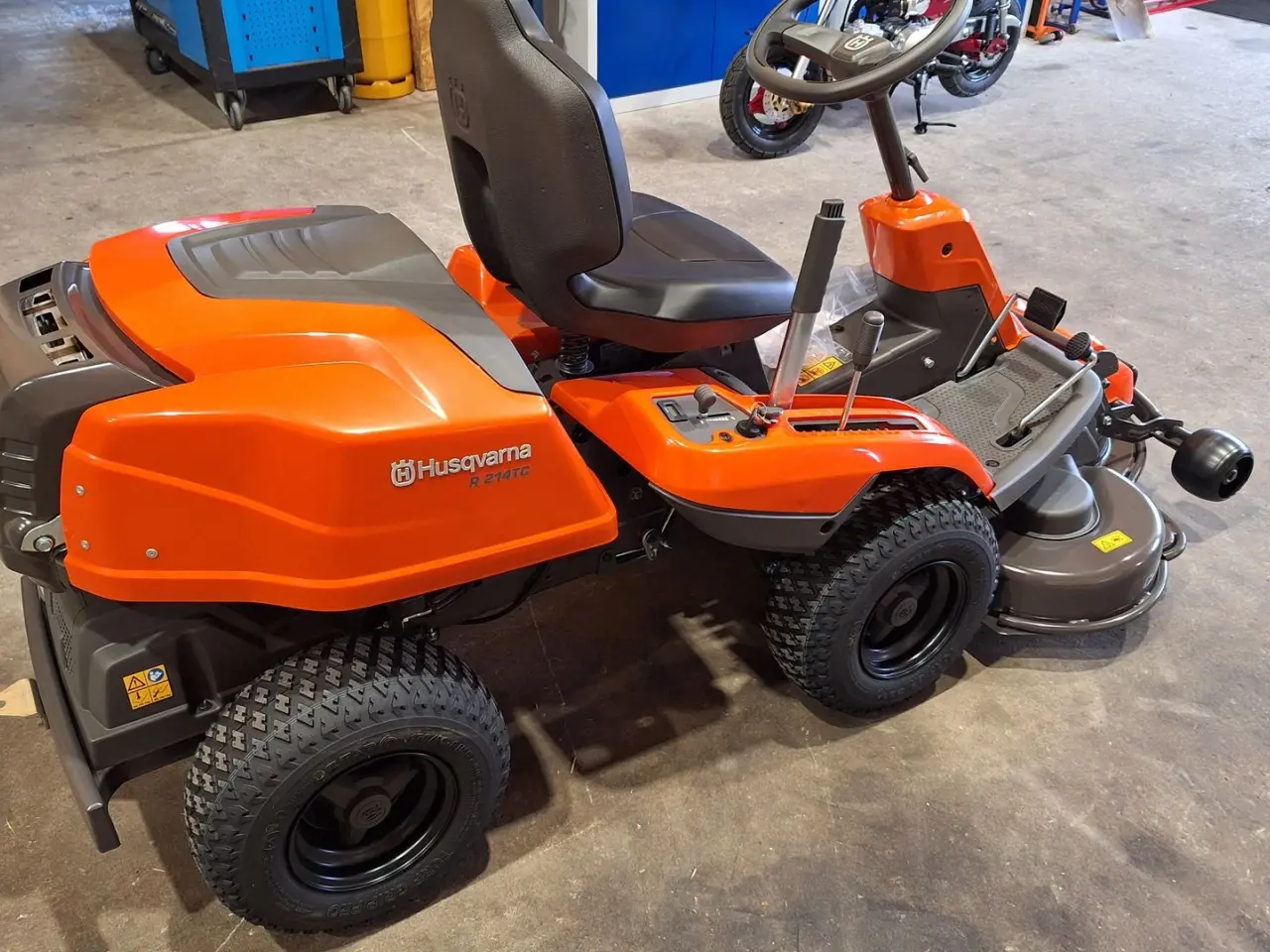 Billede 3 - Husqvarna R 214TC Comfort - 103cm klippebord FABRIKS NY