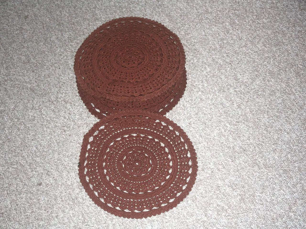 Billede 2 - Hæklede bomuld servietter diam. 27,5 cm - 28,5 cm