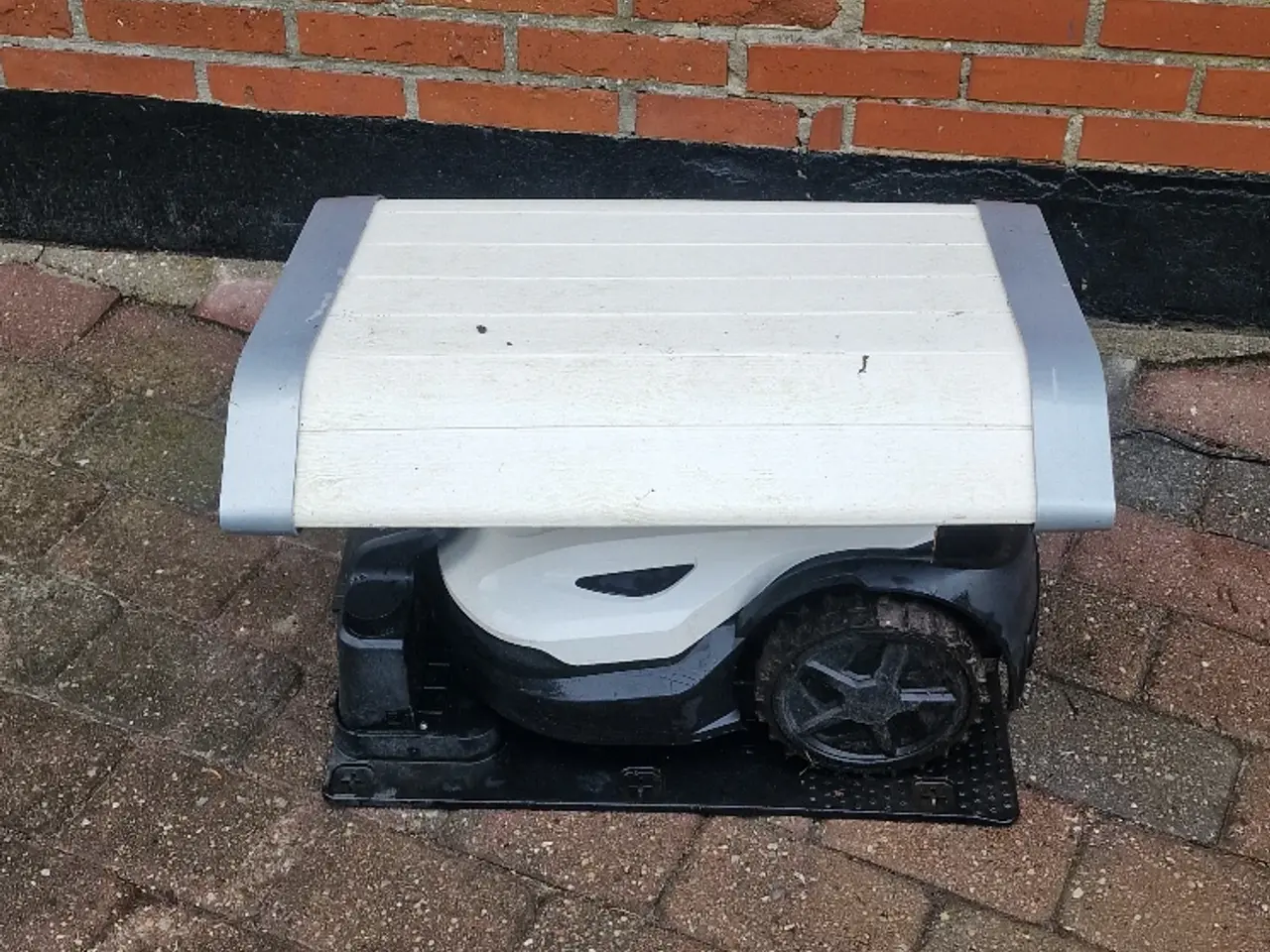 Billede 2 - Adano RM6 Robotklpper med tilbehør.