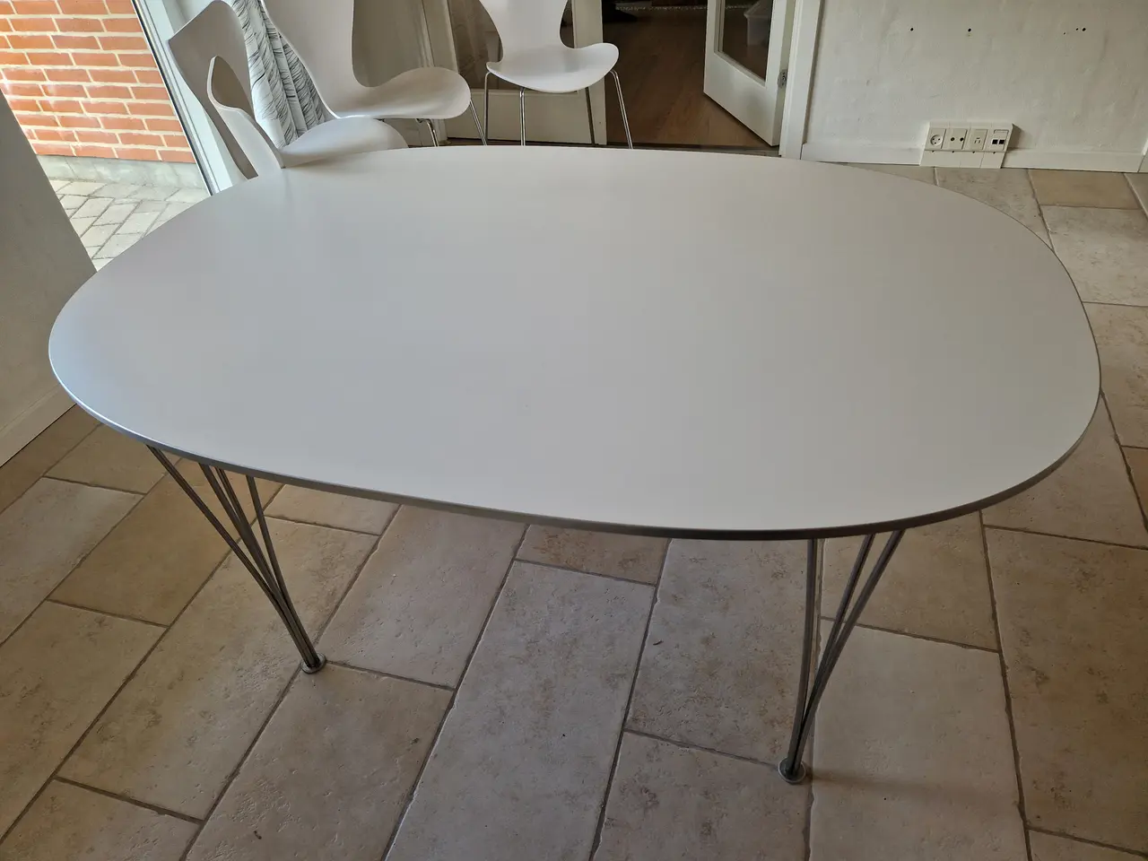 Billede 6 - Piet Hein spisebord og 4 Arne Jacobsen 7'er stole
