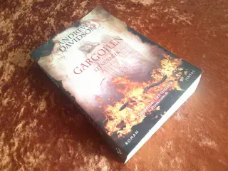 Gargoilen, stendragen, Andrew Davidson