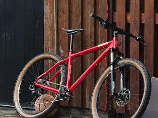 Genesis Mantle 30 29" MTB – Shimano XT • RockShox