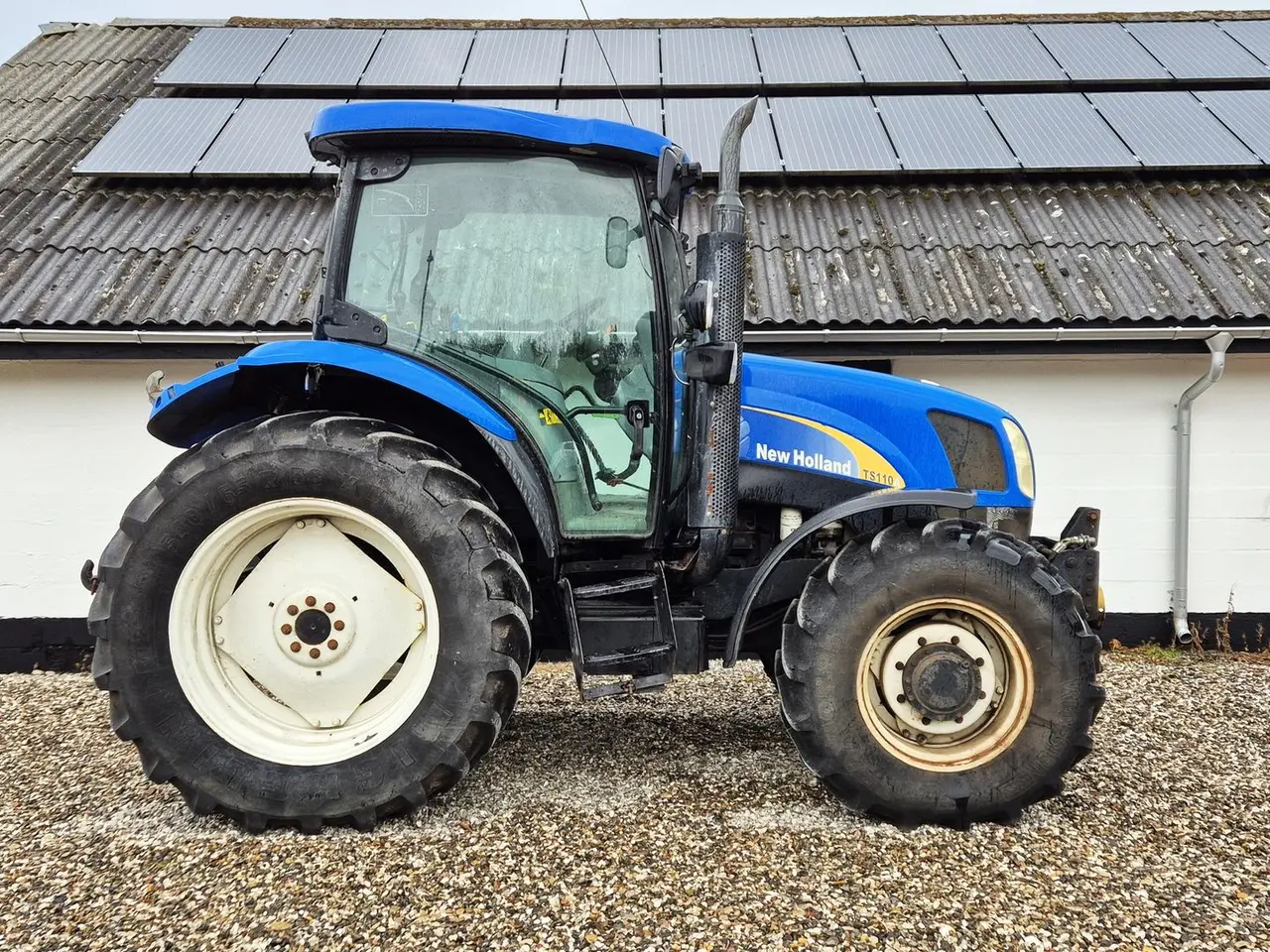 Billede 1 - New Holland TS110A / kun 3.500 driftstimer / frontlift og PTO / Electro command