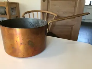 Kobbergryde Ø16 cm med solidt messinghåndtag