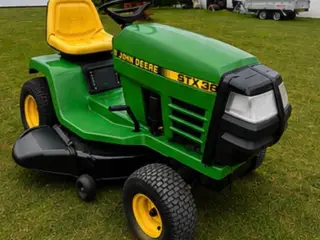 John Deere STX 38