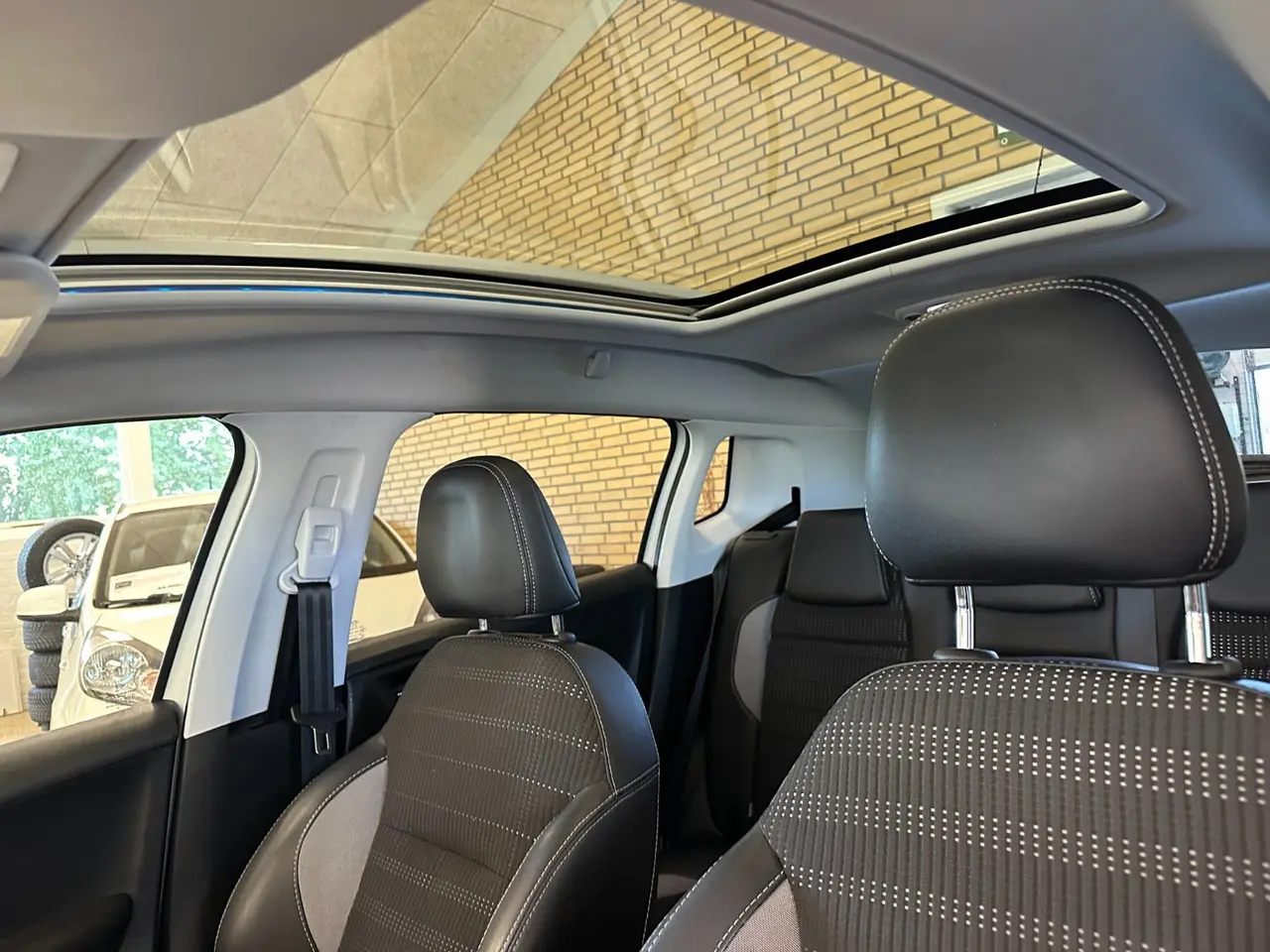 Billede 5 - Peugeot 2008 1,2 e-THP 110 Allure Sky