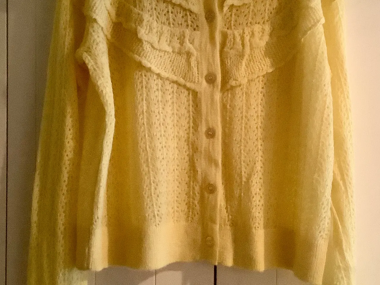 Billede 1 - Gul strik cardigan.M.