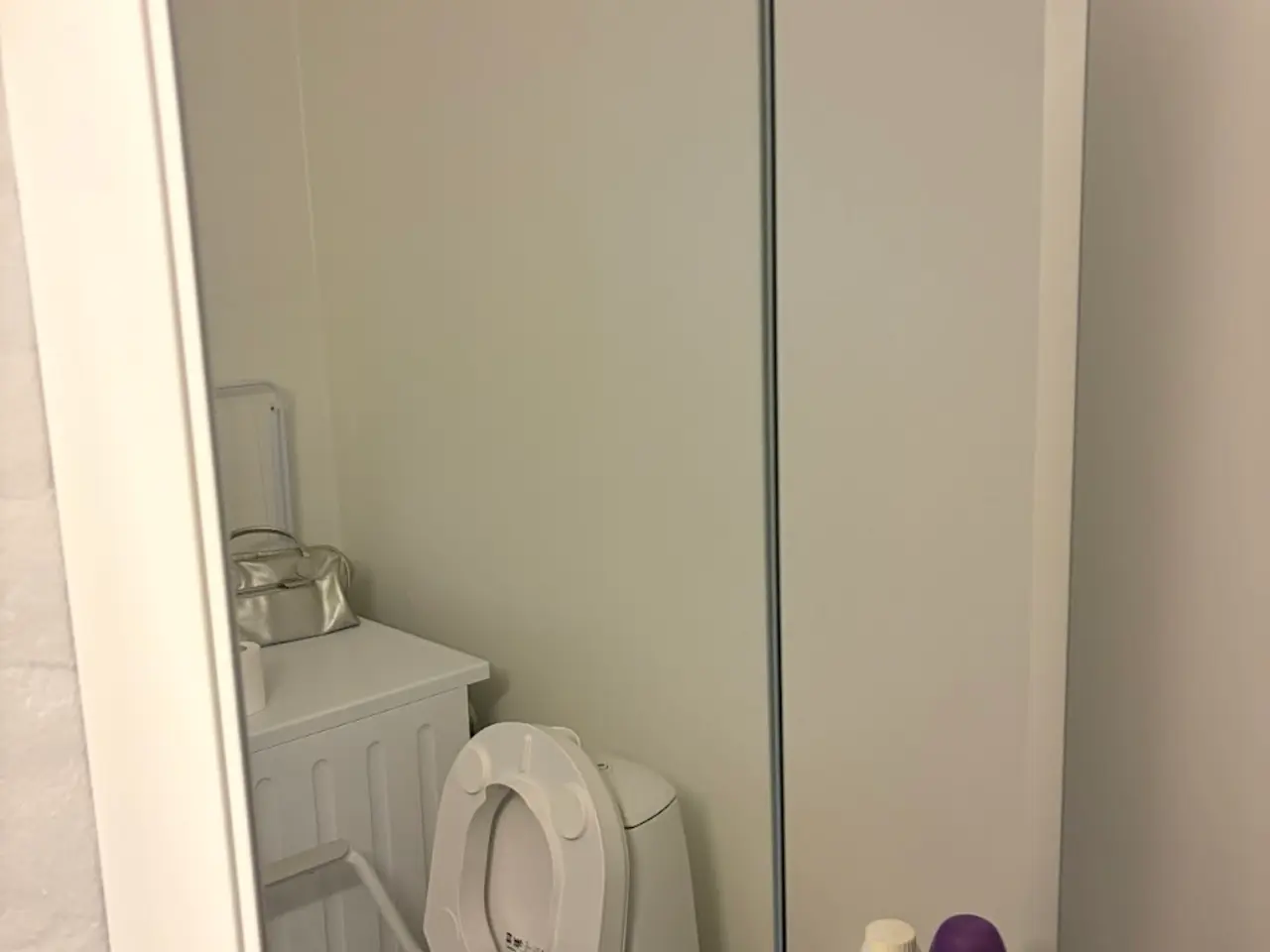 Billede 1 - skab med spejl fra ikea