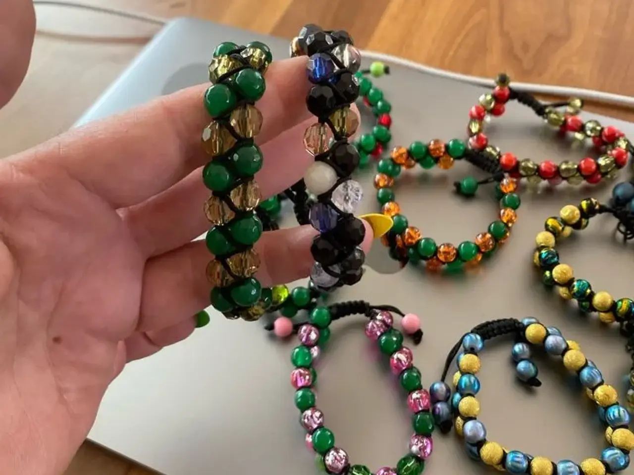 Billede 3 - Nye knyttede armbånd
