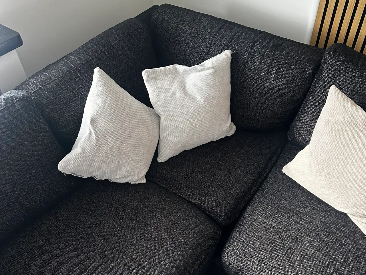 Billede 6 - Stilren mørk hjørnesofa med chaiselong