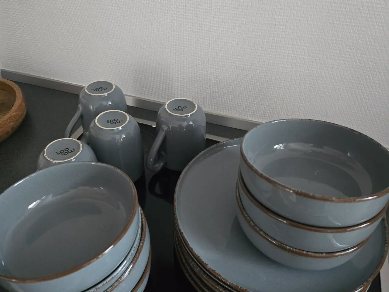 Billede 1 - Talerkner og skåle samt krus.