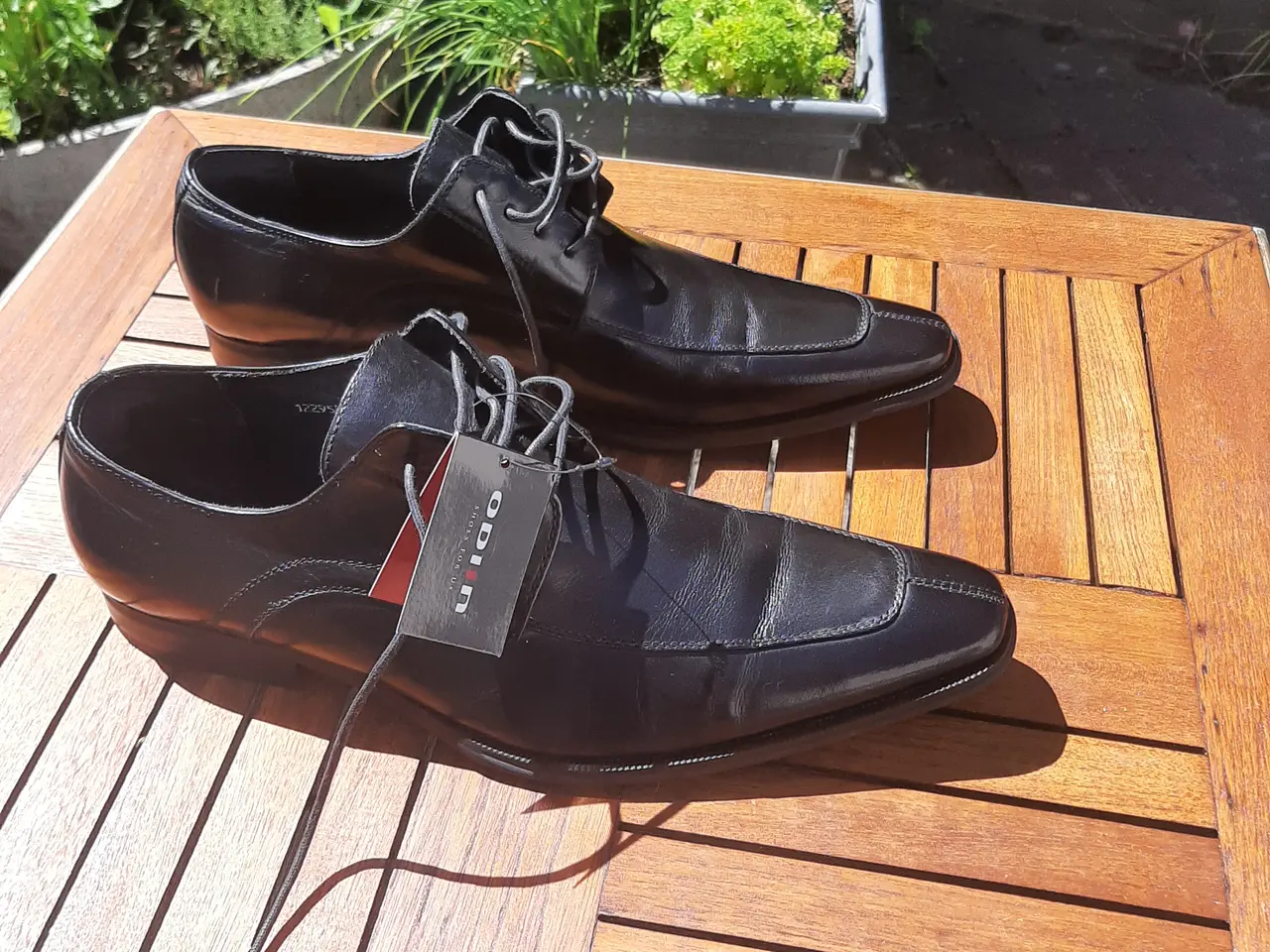 Billede 3 - Odiin Classic design elegant sort sko i læder 44.