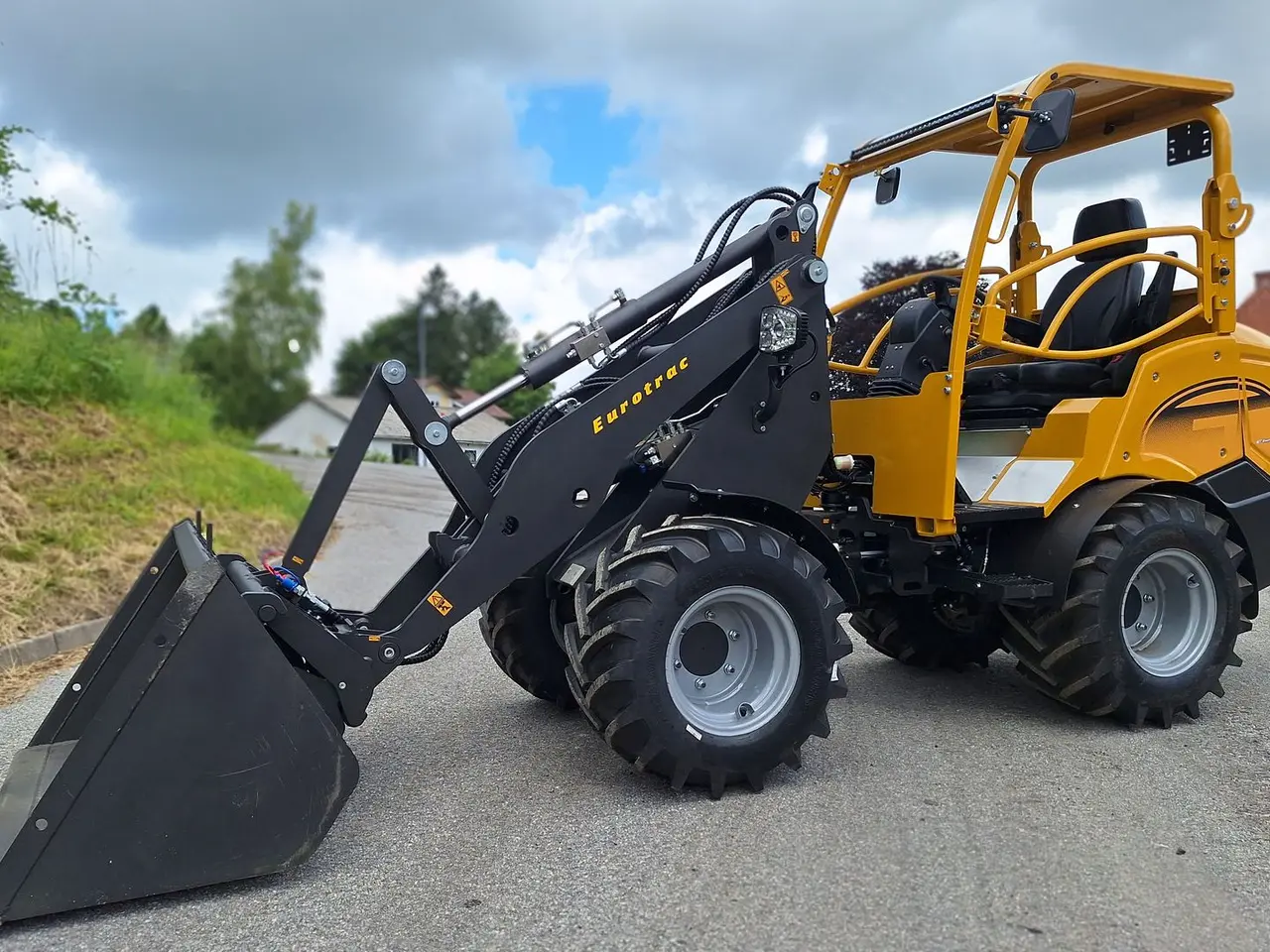 Billede 1 - Eurotrac W12S