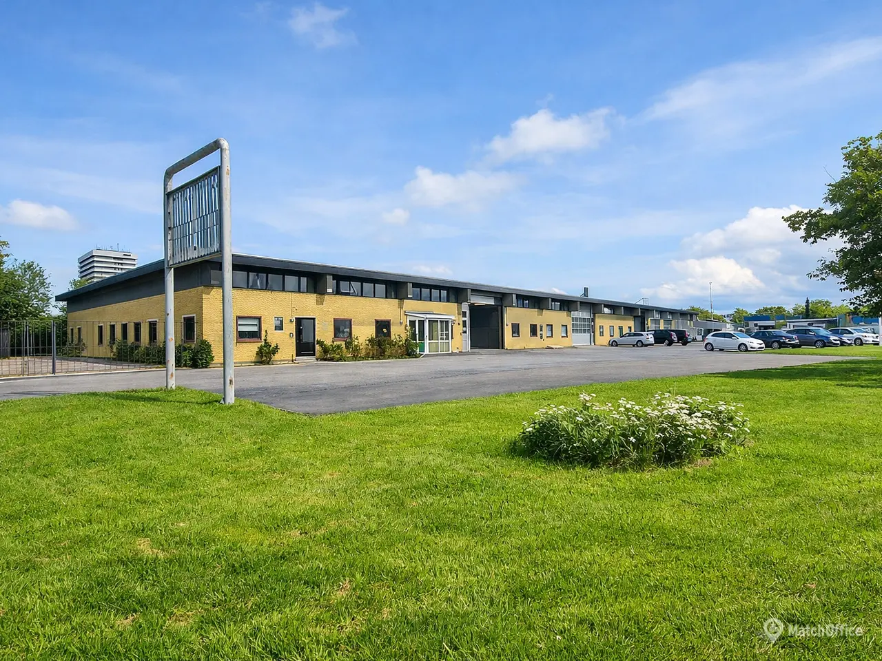Billede 2 - Autoværksted / Værksted / Lager/ Produktion / Showroom – Med stor port 3 362-905 kvm
