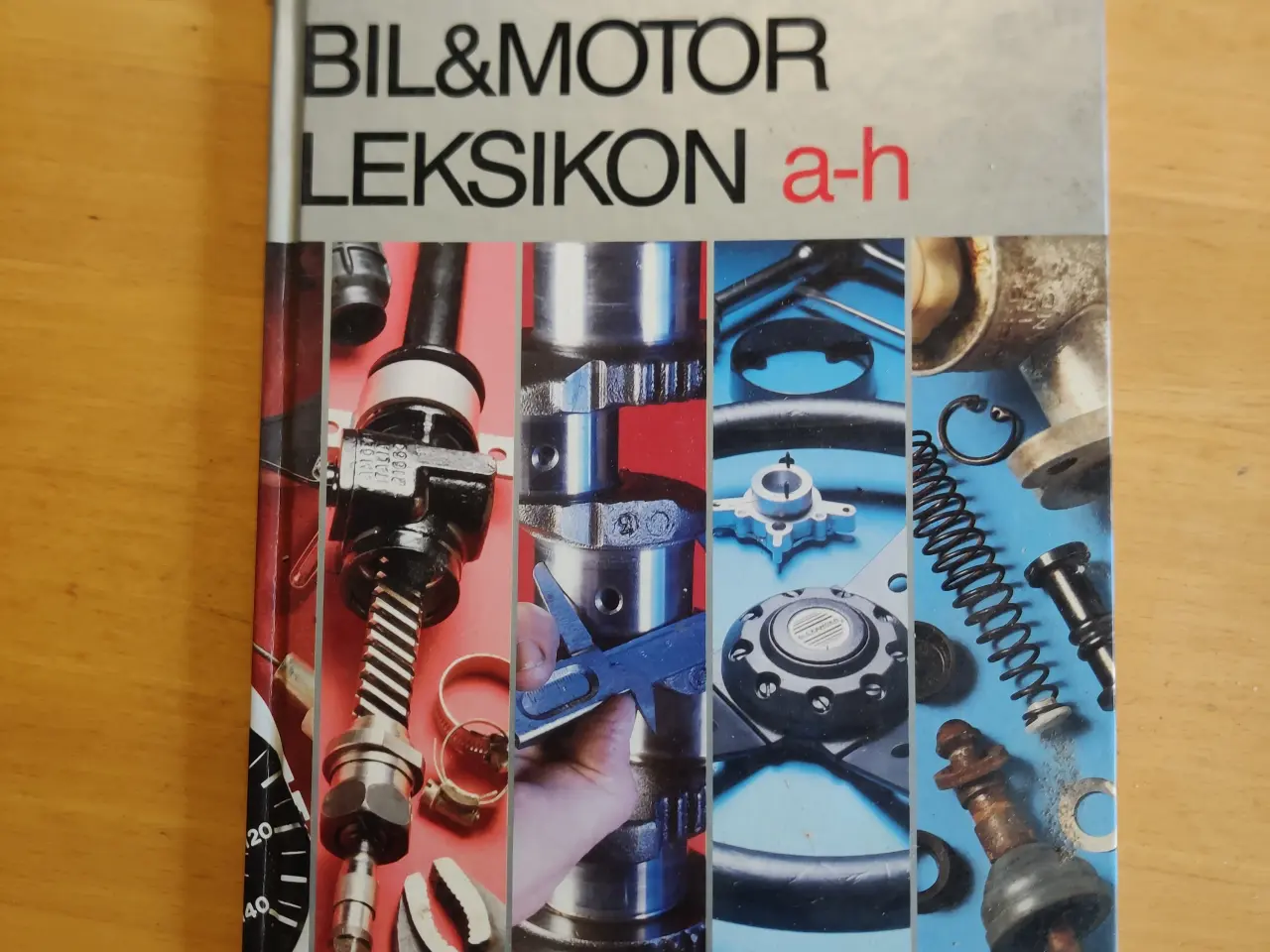 Billede 1 - Bil og motor leksikon 4 stk.