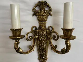 Vintage 2-armet væglampe i støbt messing – ca. 196