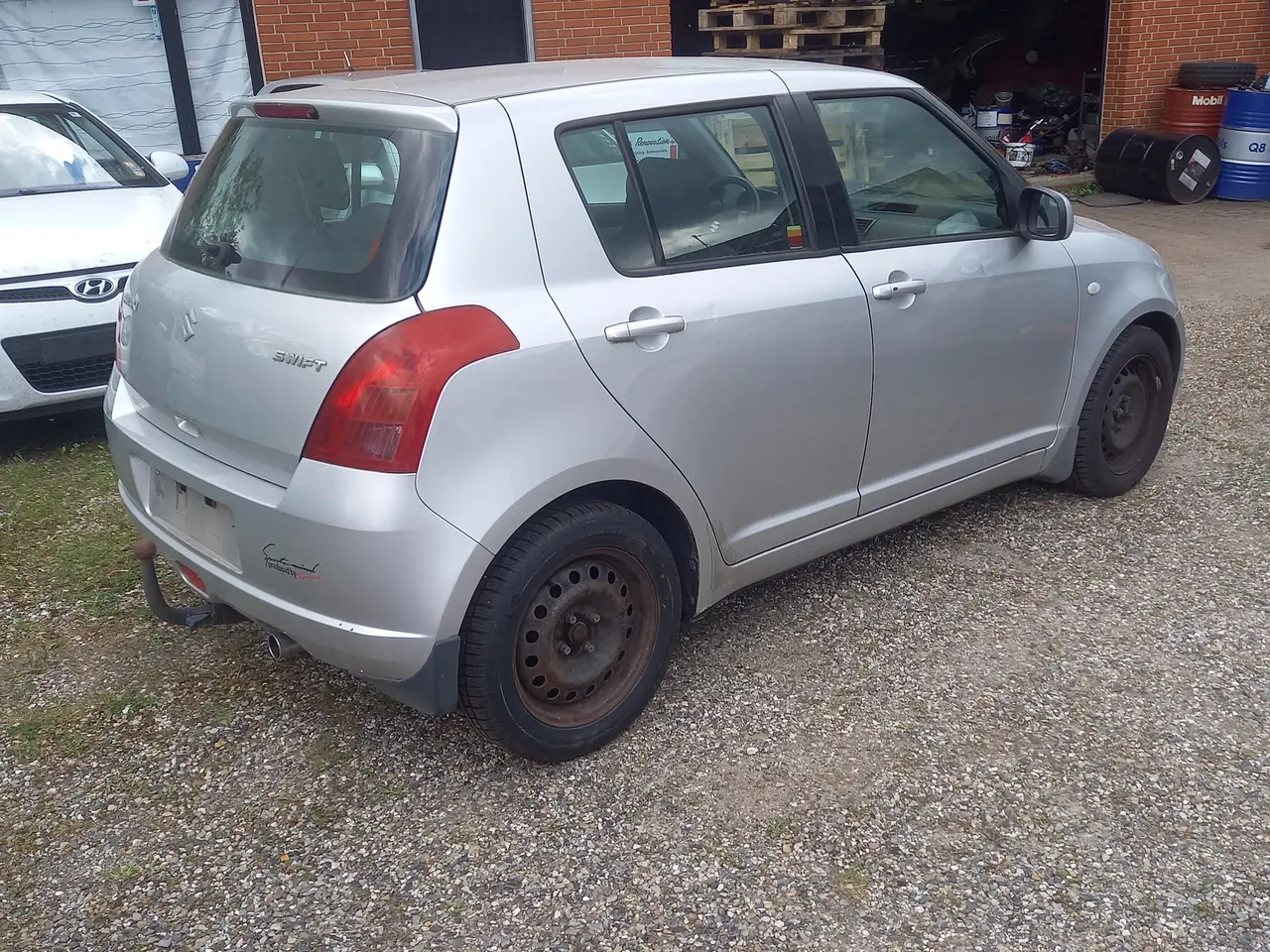 Billede 3 - Suzuki swift 1.5 5 dørs med træk
