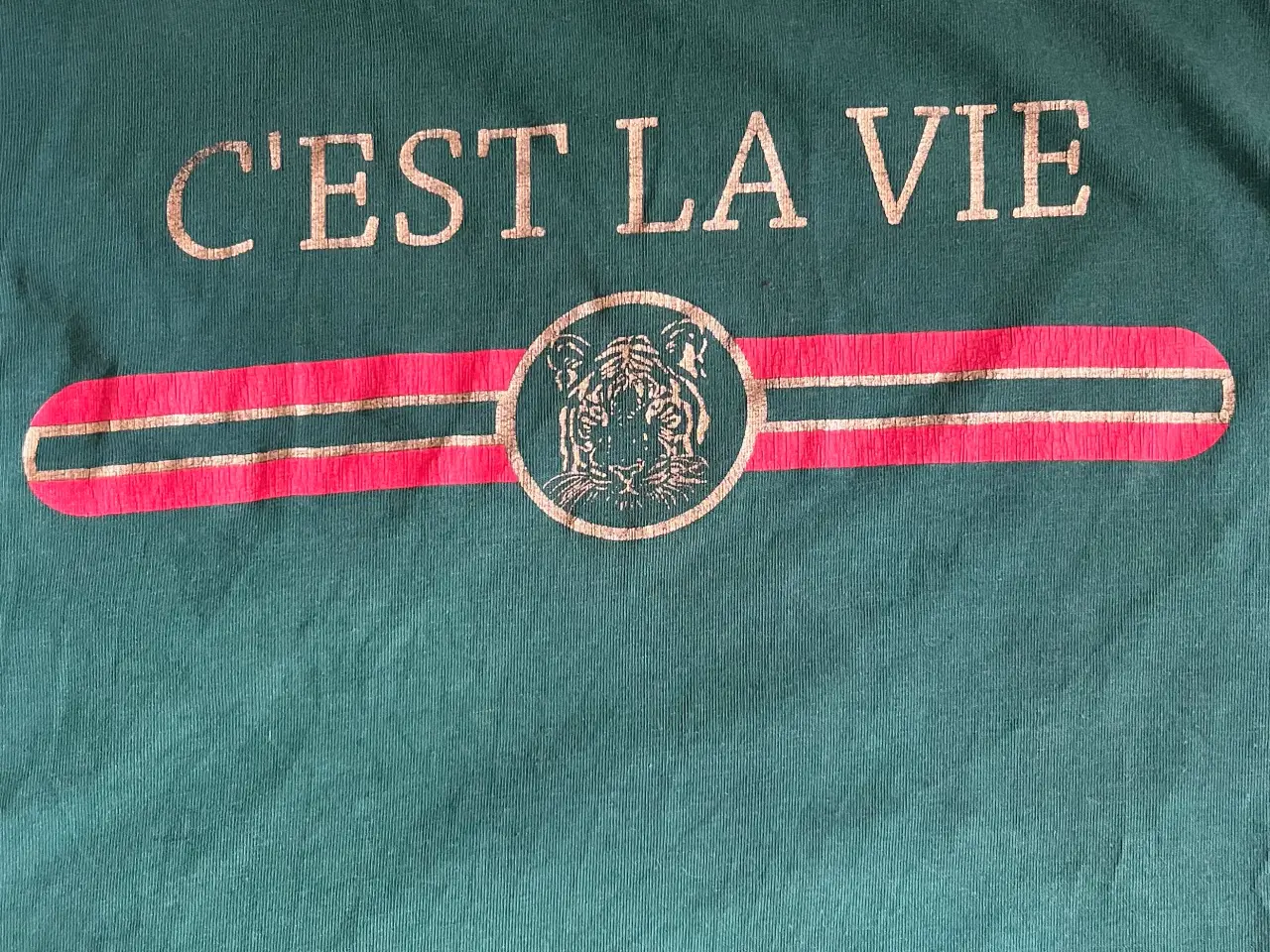 Billede 3 - T-shirt fra C’est la vie.