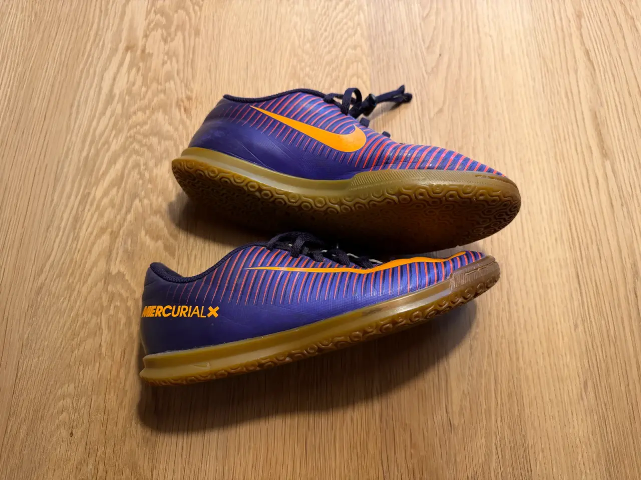 Billede 2 - Indendørssko fra Nike str. 35kr