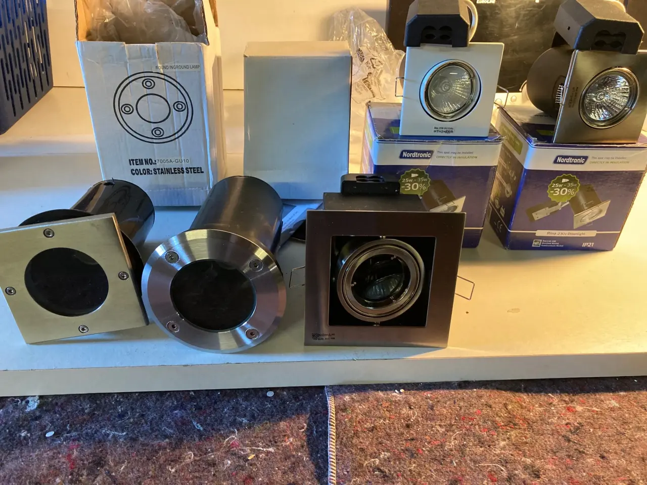 Billede 1 - Lamper i overskud - 100% nye & helt ubrugte.
