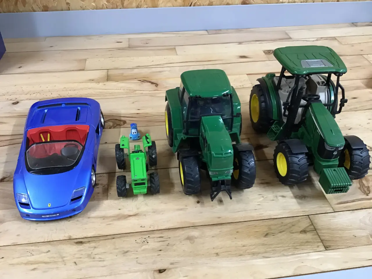 Billede 2 - Model biler, billede 1 og 2. 250kr. Brandbilerne