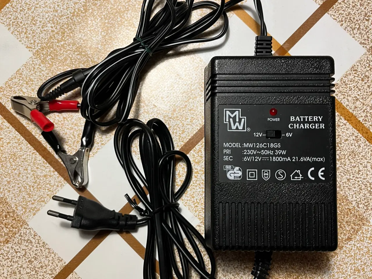 Billede 2 - Batterilader 9/12 volt 