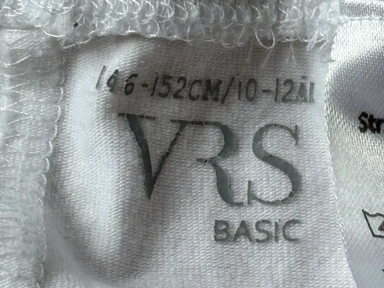 Billede 6 - Hvide shorts vrs 146/152