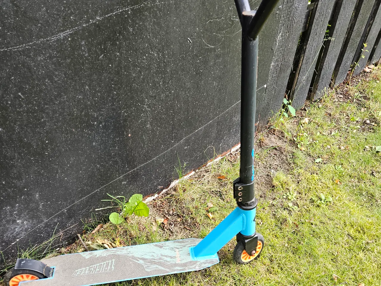 Billede 5 - Tricks løbehjul med røde grip hændtag