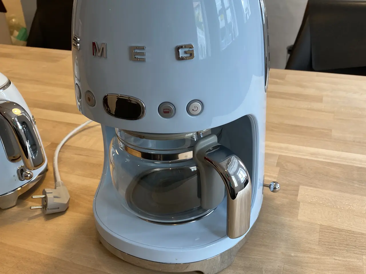 Billede 4 - Smeg elkedel og kaffemaskine 
