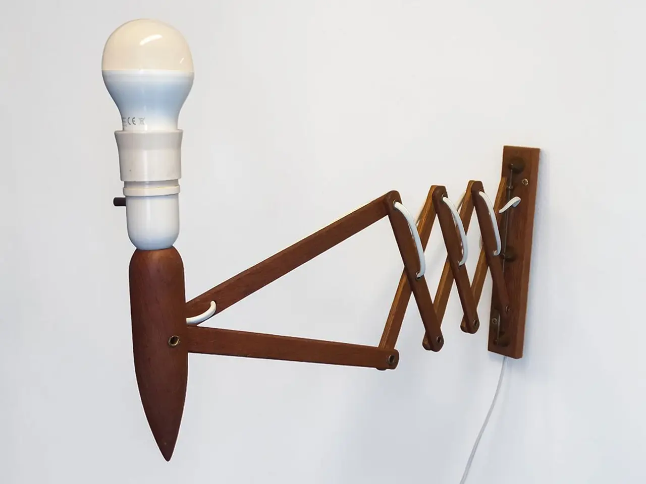 Billede 4 - LYFA sakselampe teak messing ca 1960