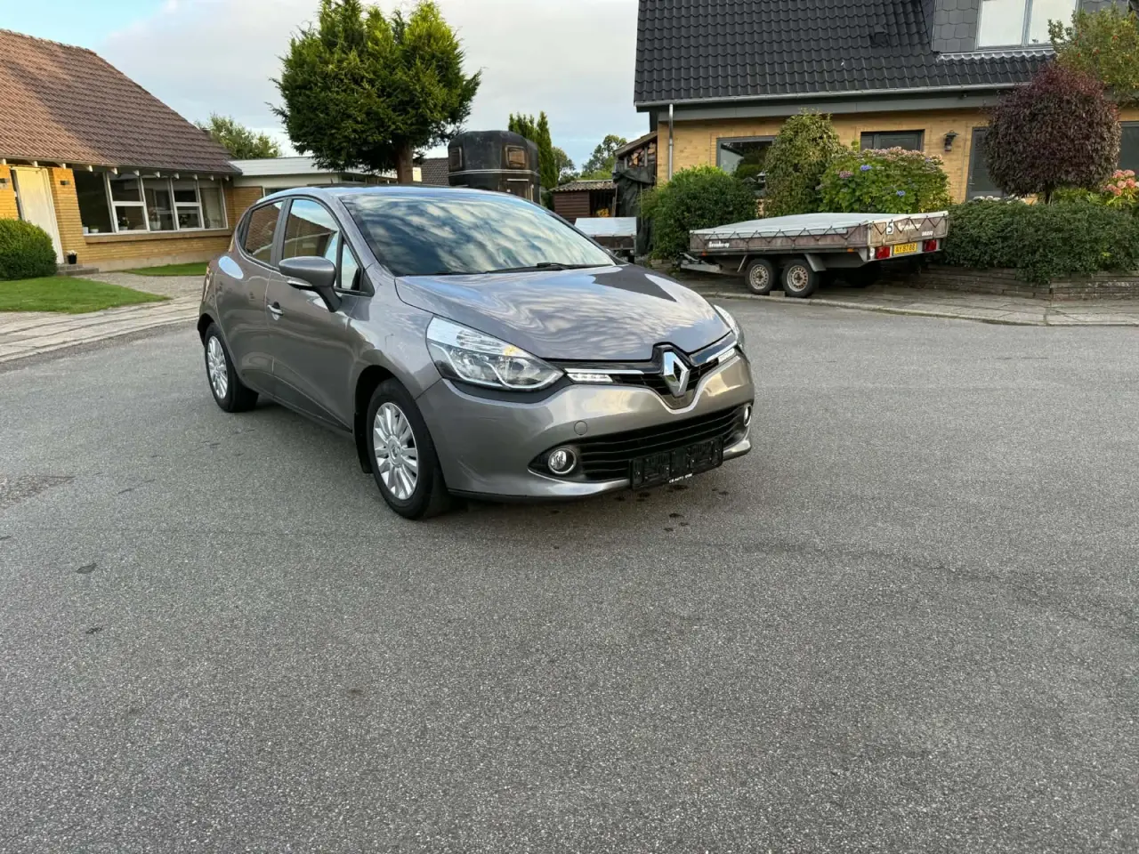 Billede 1 - Renault ny clio (bemærk km )
