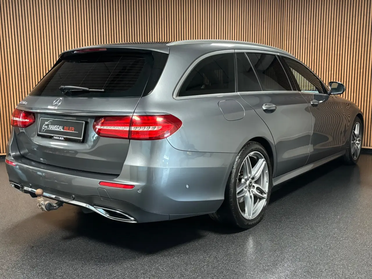 Billede 5 - Mercedes E220 d 2,0 AMG Line stc. aut. Van