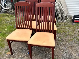 6 klassiske spisebordsstole i flot rødbrun finish