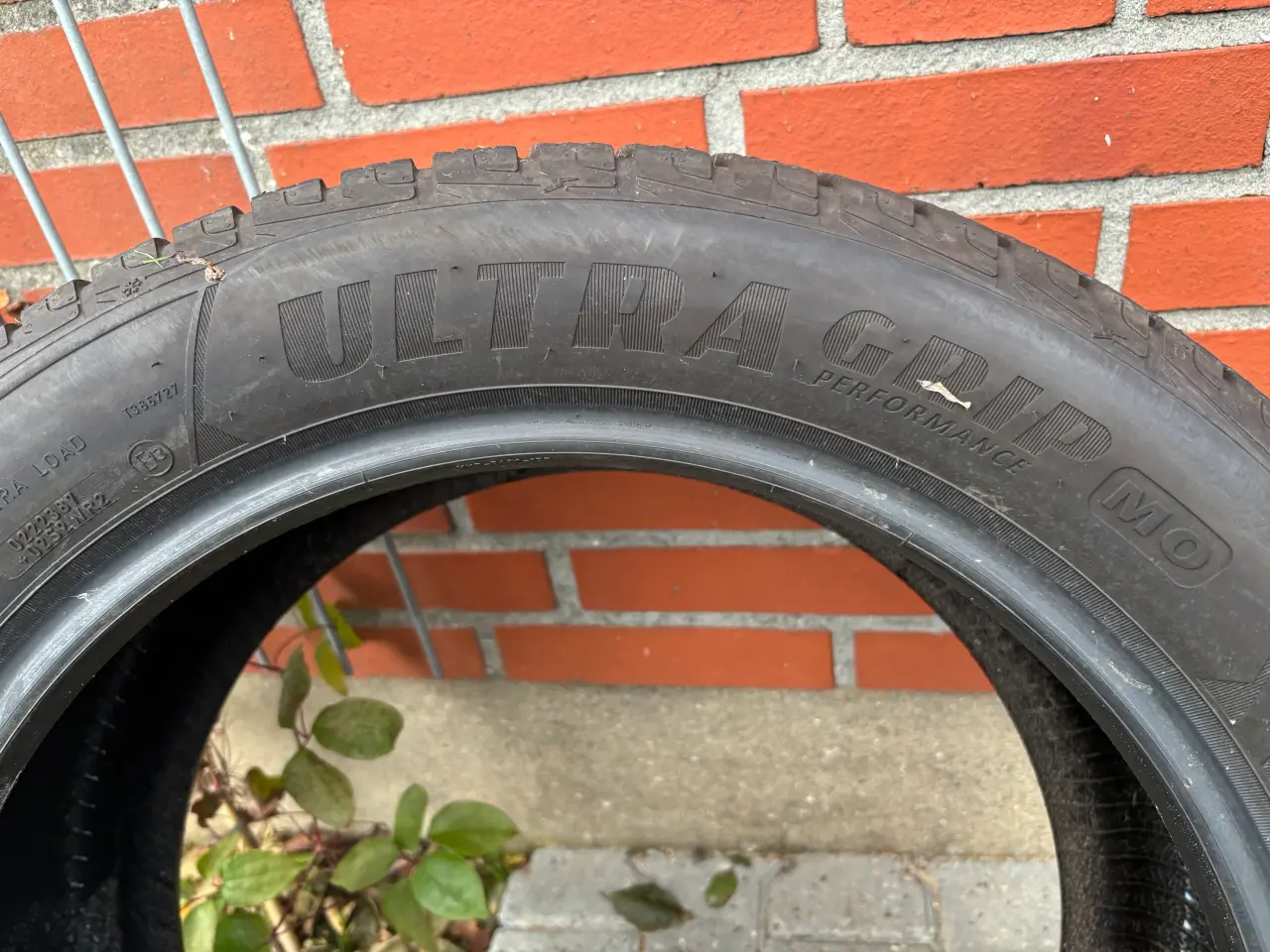 Billede 1 - 2 vinterdæk 245/45R17