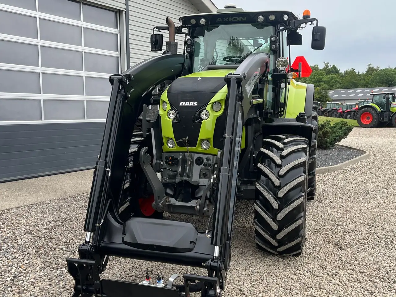 Billede 13 - CLAAS Axion 810 CMATIC Med frontlift og frontlæsser