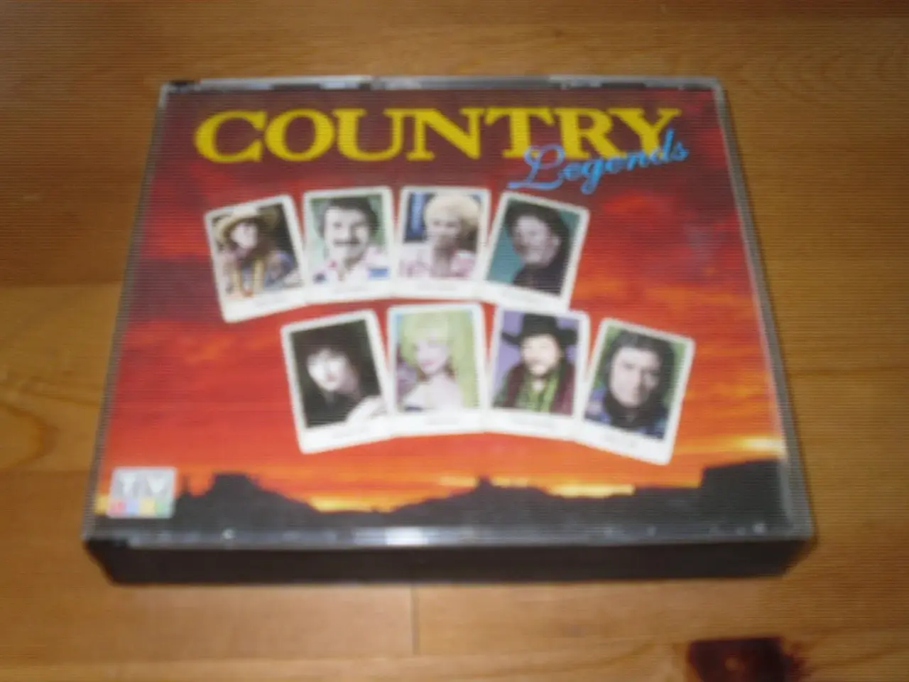 Billede 1 - COUNTRY LEGENDS. 3 x CD.