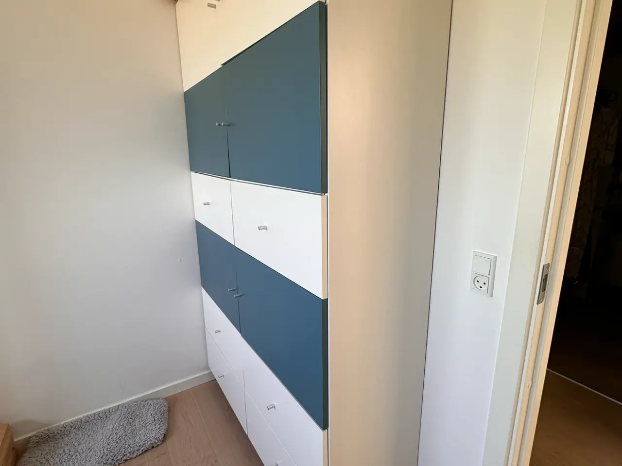 Billede 2 - IKEA opbevaringsskab med 6 låger og 6 skuffer